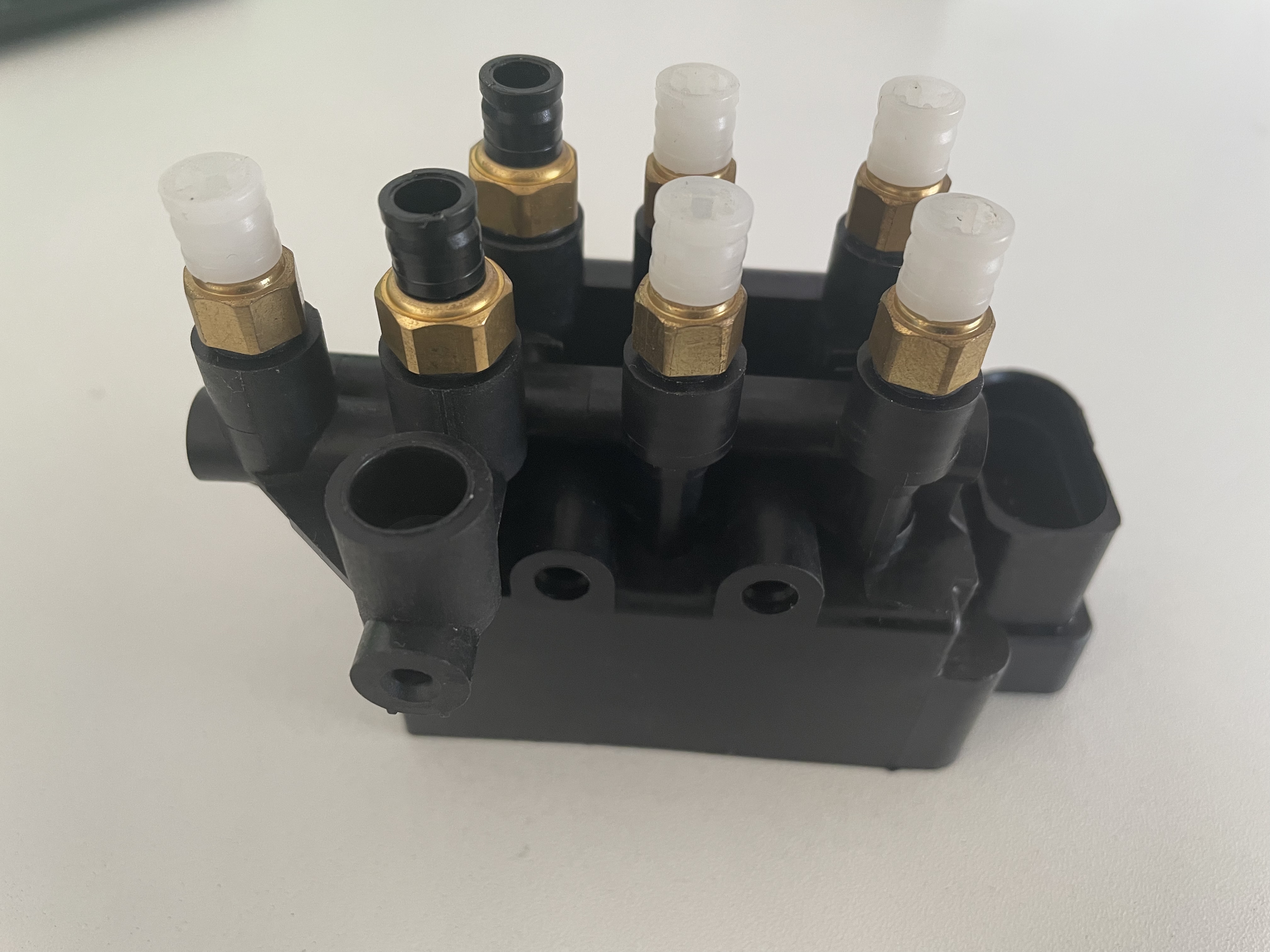 PORSCHE air suspension valve block OEM 971616013C Valve Block