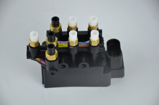 AUDI Q7 4M 2016-2020 OEM 4M0616013A Valve Block